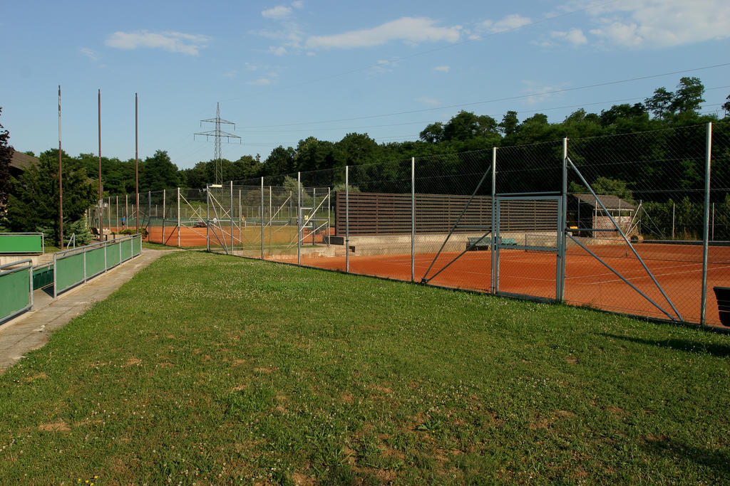 Neudorfl Tennis- Und Freizeitzentrum Neudoerfl מראה חיצוני תמונה
